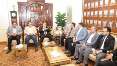 محافظ أسيوط يستقبل وفد شركة المقاولون العرب للتهنئة على ثقة القيادة السياسية وتعيينه محافظاً للاقليم