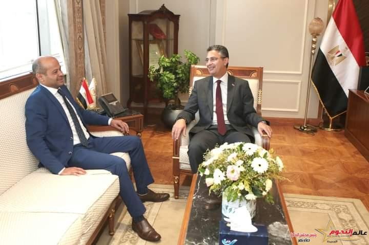 وزير التموين والتجارة الداخلية يستقبل رئيس البورصة المصرية ويبحثان تنشيط البورصة السلعية 2 وزير التموين والتجارة الداخلية يستقبل رئيس البورصة المصرية ويبحثان تنشيط البورصة السلعية