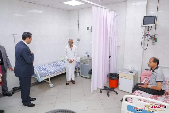 محافظ دمياط يجرى زيارة مفاجئة لمستشفتى الأمراض الصدرية والحميات والمركز الإقليمى لنقل الدم