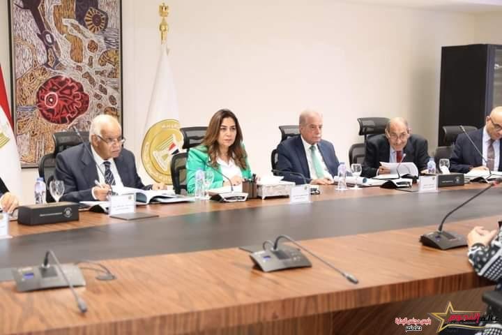 عوض تترأس اللجنة العليا للقيادات بالوزارة لإجراء المقابلات الشخصية للمتقدمين لمسابقة القيادات المحلية لشغل 91 وظيفة 2 عوض تترأس اللجنة العليا للقيادات بالوزارة لإجراء المقابلات الشخصية للمتقدمين لمسابقة القيادات المحلية لشغل 91 وظيفة