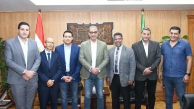 محافظ الفيوم يستقبل وفداً من نقابتي الأسنان والأطباء البيطريين للتهنئة بتجديد الثقة 