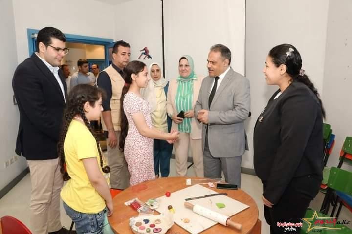 محافظ الشرقية يتفقد مكتبة مصر العامة بمدينة الزقازيق ويؤكد أن المكتبة تمثل منارة تثقيفية وتعليمية لأبناء المحافظة 2 محافظ الشرقية يتفقد مكتبة مصر العامة بمدينة الزقازيق ويؤكد أن المكتبة تمثل منارة تثقيفية وتعليمية لأبناء المحافظة