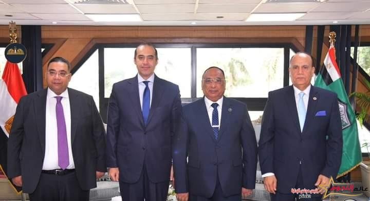 المستشار محمود فوزي وزير الشئون النيابية والقانونية والتواصل السياسي يلتقي المستشار مسعد عبد المقصود الفخراني رئيس هيئة قضايا الدولة 2 المستشار محمود فوزي وزير الشئون النيابية والقانونية والتواصل السياسي يلتقي المستشار مسعد عبد المقصود الفخراني رئيس هيئة قضايا الدولة