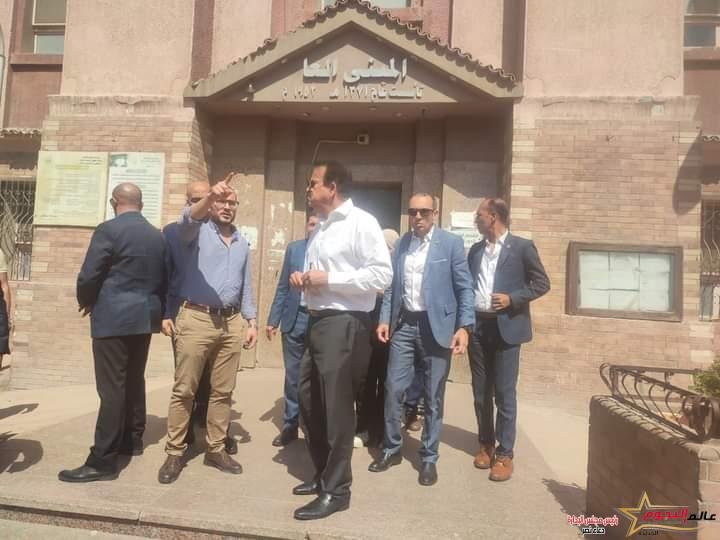 نائب رئيس الوزراء ووزير الصحة يجري جولة ميدانية مفاجئة بعدد من المستشفيات بمحافظة الجيزة