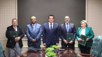 نائب رئيس مجلس الوزراء ووزير الصحة والسكان يشهد إطلاق عيادات مستشفيات قطاع العلاجي