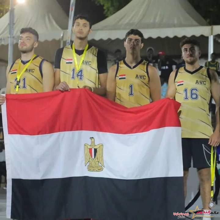 وزير الشباب والرياضة ورئيس الإتحاد الافريقي للرياضة الجامعية FASU يهنيء فريقي الرجال والسيدات للجامعة الأمريكية بالقاهرة