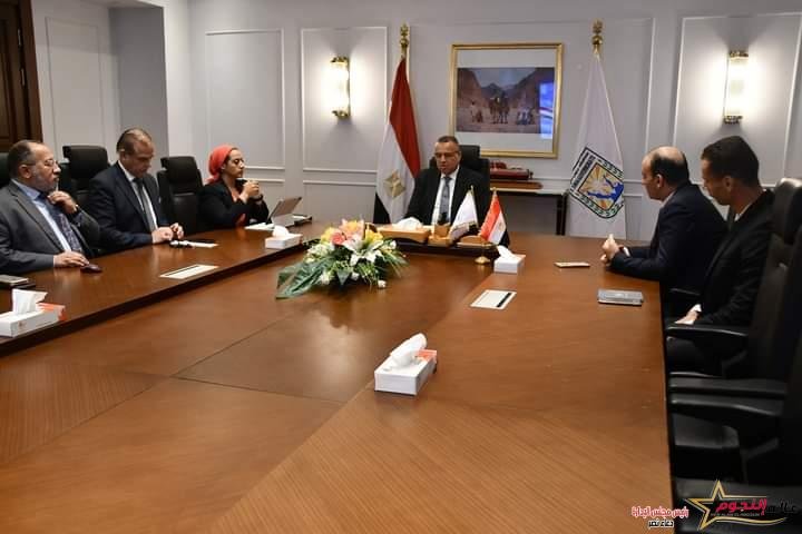 محافظ جنوب سيناء يستقبل وفد وزارة التخطيط لبحث ملف التحول الرقمي وتطوير خدمات المواطنين