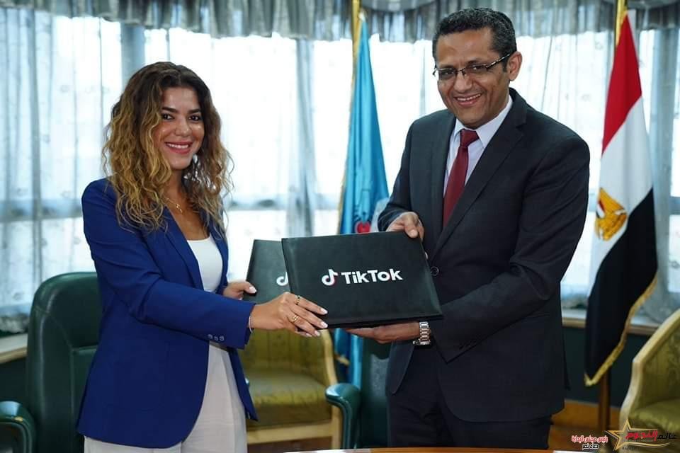 نقابة الصحفيين المصرية و«تيك توك» يوقعان بروتوكول تعاون لتعزيز الوعي الرقمي والثقافة الإعلامية 2 نقابة الصحفيين المصرية و«تيك توك» يوقعان بروتوكول تعاون لتعزيز الوعي الرقمي والثقافة الإعلامية