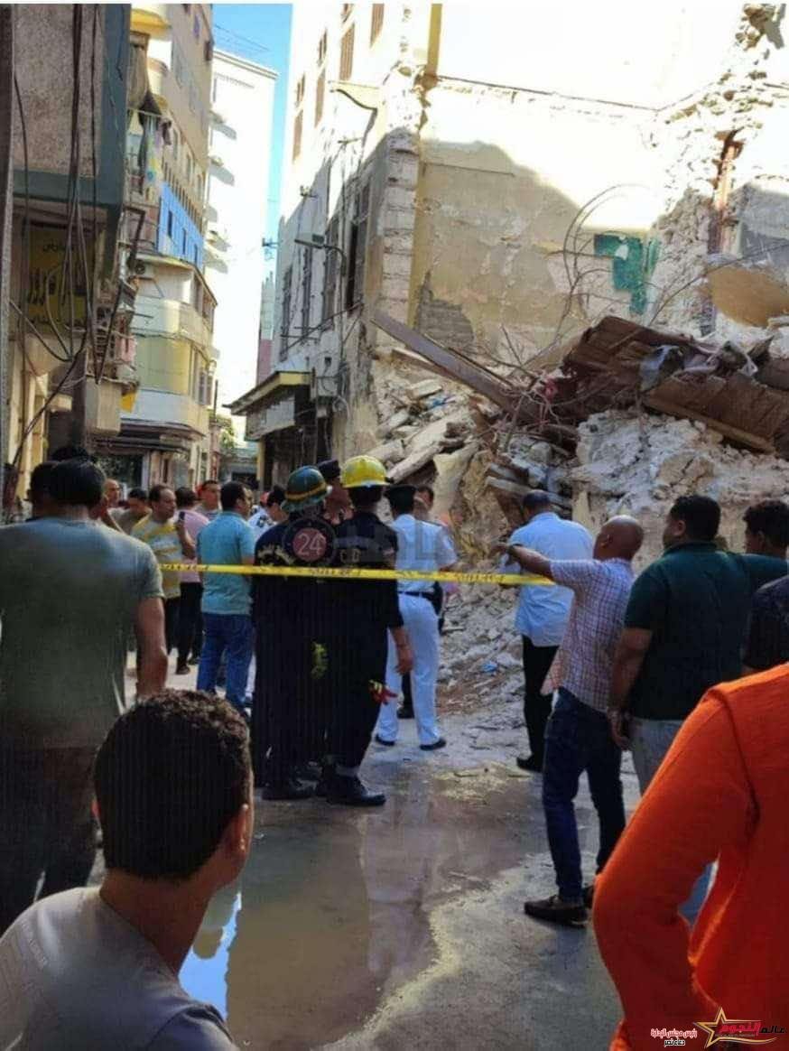 محافظ الإسكندرية يكلف جميع الأجهزة المعنية بالتعامل الفوري مع حادث انهيار عقار بنطاق حي وسط 2 محافظ الإسكندرية يكلف جميع الأجهزة المعنية بالتعامل الفوري مع حادث انهيار عقار بنطاق حي وسط