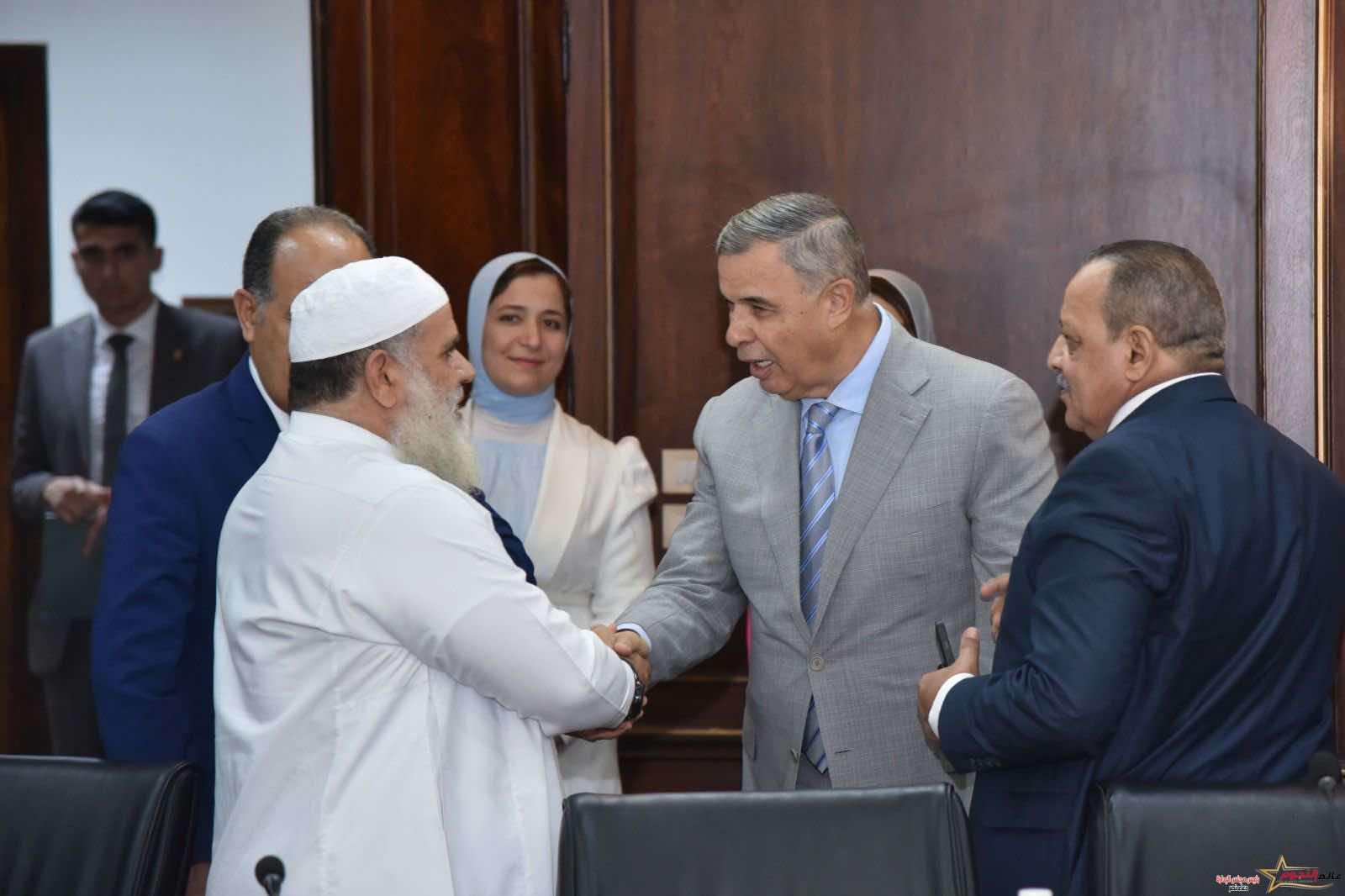 الفريق أحمد خالد: يناقش آليات التعاون بين المحافظة وأعضاء مجلسي النواب والشيوخ 4 الفريق أحمد خالد: يناقش آليات التعاون بين المحافظة وأعضاء مجلسي النواب والشيوخ