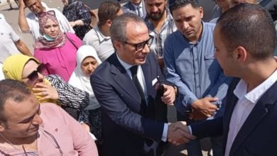 نائب وزير الصحة يتابع النقل الآمن للمرضى الذين تم إخلائهم إثر حريق مستشفى السادات المركزي
