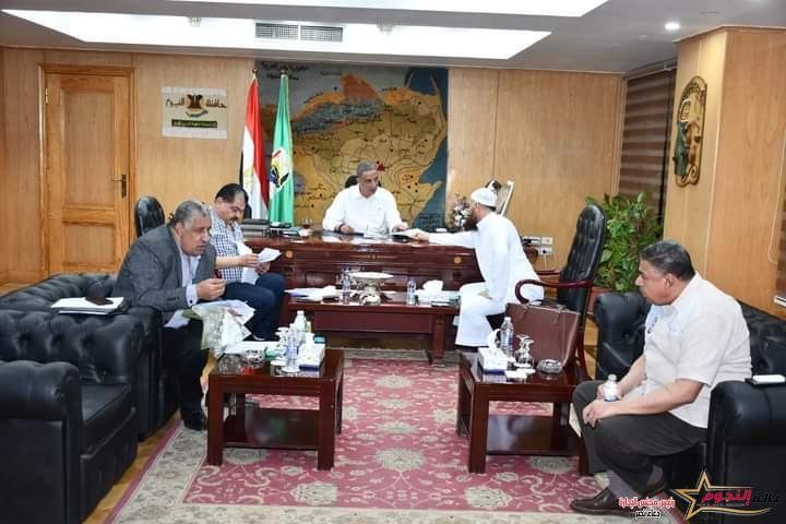 محافظ الفيوم يلتقي أعضاء مجلسي النواب والشيوخ