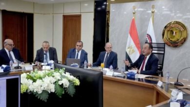 وزير قطاع الأعمال العام يعقد اجتماعا موسعا برؤساء شركات المقاولات والتطوير العقاري