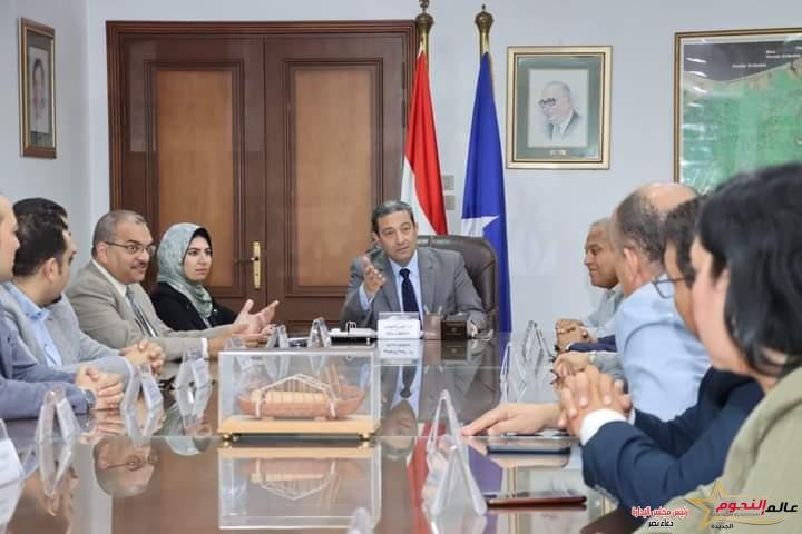 محافظ دمياط يستقبل ممثلى اتحاد نقابات المهن الطبية لمناقشة عدد من الملفات 2 محافظ دمياط يستقبل ممثلى اتحاد نقابات المهن الطبية لمناقشة عدد من الملفات