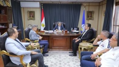 محافظ دمياط يناقش مع ممثلى الغرفة التجارية وشعبة الأثاث آليات دعم الصناعة بالمحافظة