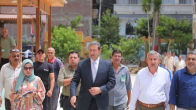 محافظ دمياط يتفقد عدد من المدارس لبحث آلية إعادة التوزيع لتقليل الكثافة الطلابية بالفصول