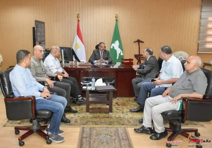 محافظ الشرقية يلتقي مساعد وزير الموارد المائية والري للشركات والإستثمار