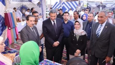 محافظ دمياط يفتتح معرض "احنا معاك" لصغار الصناع والمنتجين بالمحافظة