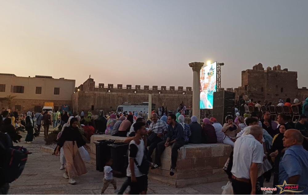 بالصور... توافد جمهور مهرجان القلعة على حفل حمزة نمرة وعمرو سليم