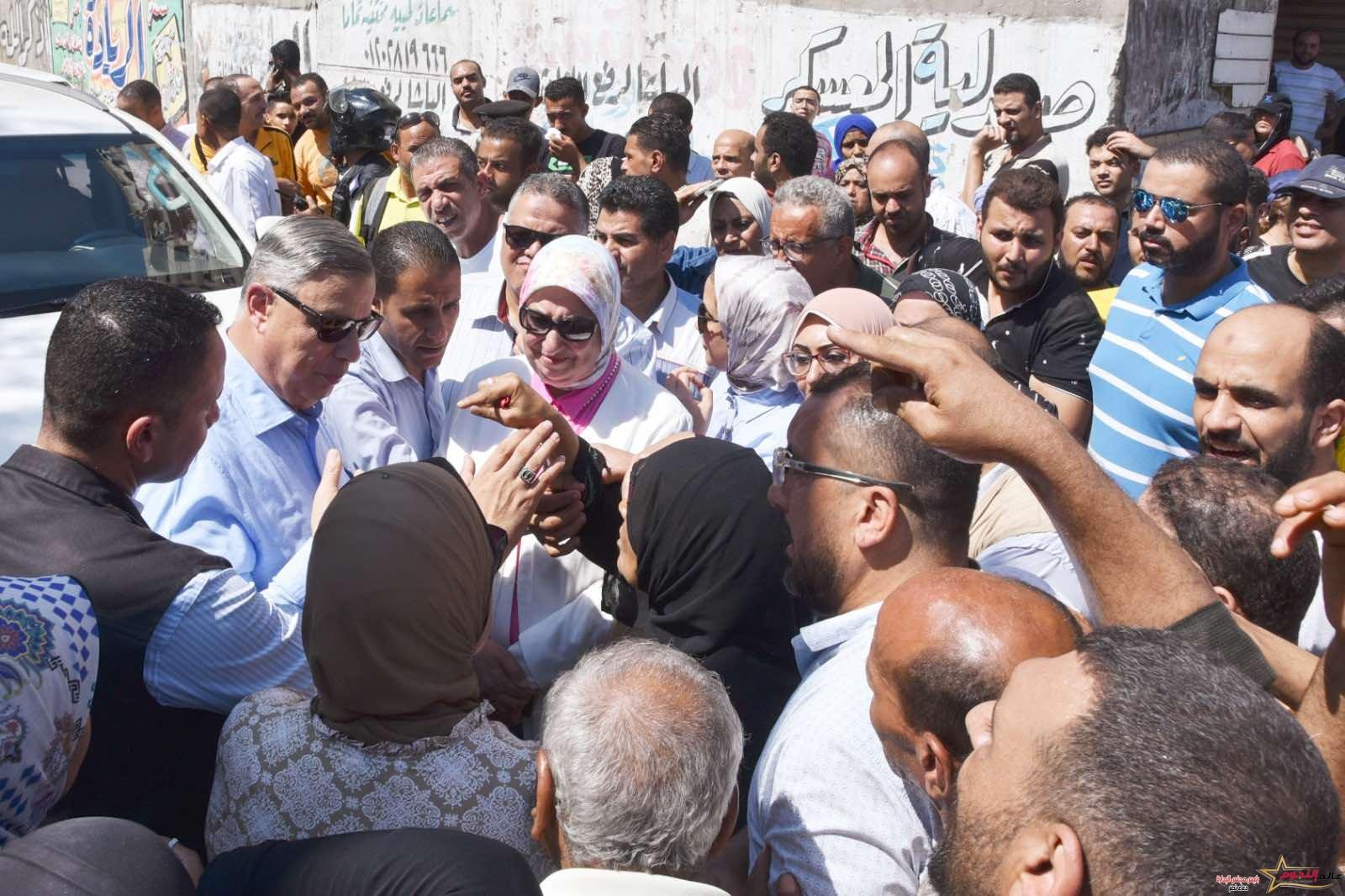 محافظ الإسكندرية يستمع لشكاوى المواطنين بالمعهد الديني ويوجه الجهات التنفيذية بسرعة حلها 2 محافظ الإسكندرية يستمع لشكاوى المواطنين بالمعهد الديني ويوجه الجهات التنفيذية بسرعة حلها