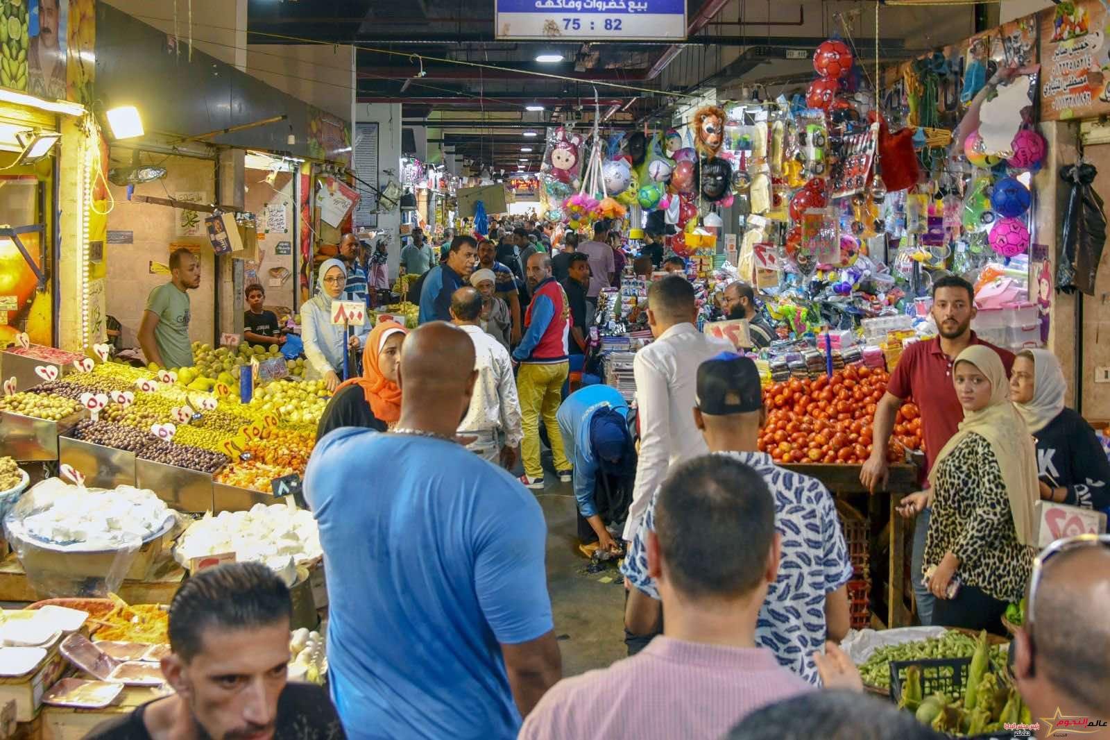 محافظ الإسكندرية يتفقد السوق الحضاري بميدان محطة مصر لمتابعة سير العمل به