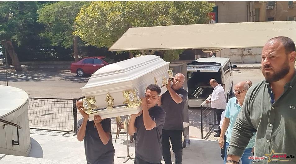 تشييع جثمان السيناريست عاطف بشاي من كنيسة كليوباترا بمصر الجديدة