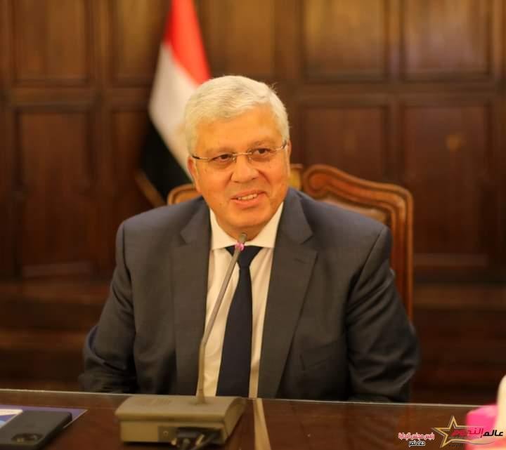وزير التعليم العالى يغادر إلى باريس للمشاركة في مؤتمر "أسبوع التعلم الرقمي 2024"