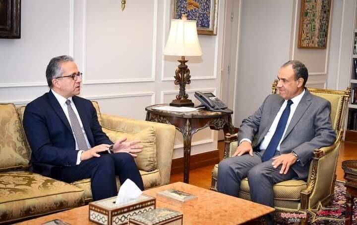 وزير الخارجية والهجرة وشئون المصريين في الخارج يستقبل مرشح مصر لمنصب مدير عام منظمة "اليونسكو"