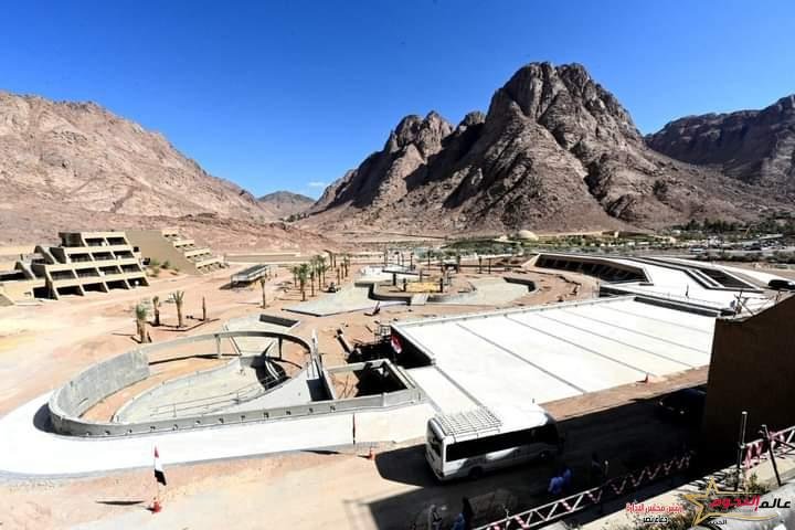 وزير الإسكان يتفقد ساحة ومبنى السلام والفندق الجبلى ومركز الزوار بمشروع تطوير موقع التجلى الأعظم فوق أرض السلام