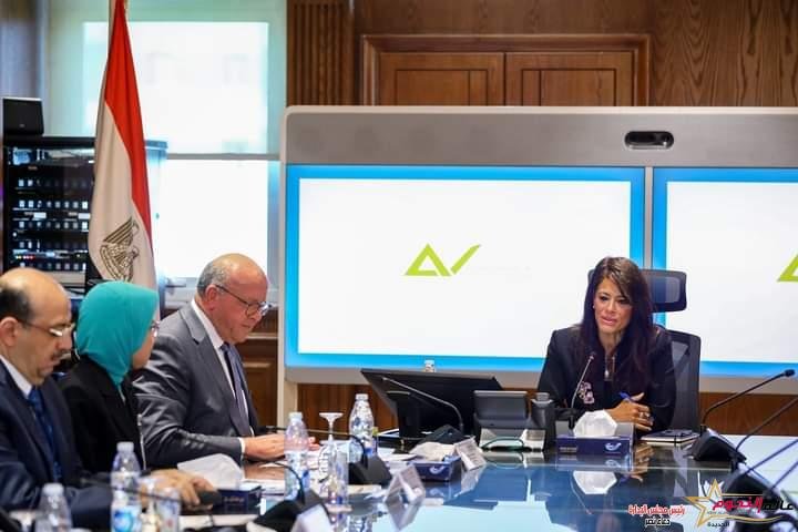 المشاط تستهل جولتها بالجهات التابعة بلقاء الإدارة التنفيذية لبنك الاستثمار القومي 2 المشاط تستهل جولتها بالجهات التابعة بلقاء الإدارة التنفيذية لبنك الاستثمار القومي