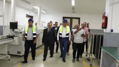 وزير قطاع الأعمال العام في جولة تفقدية لمصانع "نيازا" بالإسكندرية