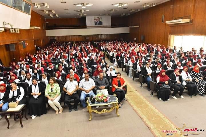 محافظ أسيوط يلتقي بالرائدات الريفيات لحثهم على توعية المواطنين بالمبادرة الرئاسية "بداية" وقضايا حرق المخلفات والتقنين والتصالح 2 محافظ أسيوط يلتقي بالرائدات الريفيات لحثهم على توعية المواطنين بالمبادرة الرئاسية "بداية" وقضايا حرق المخلفات والتقنين والتصالح