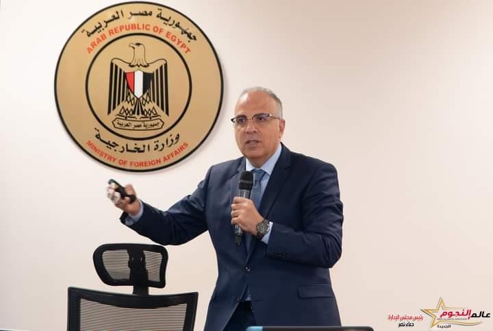 الدكتور سويلم يلتقى عددا من السادة السفراء المنقولين حديثا لرئاسة البعثات الدبلوماسية المصرية فى الخارج