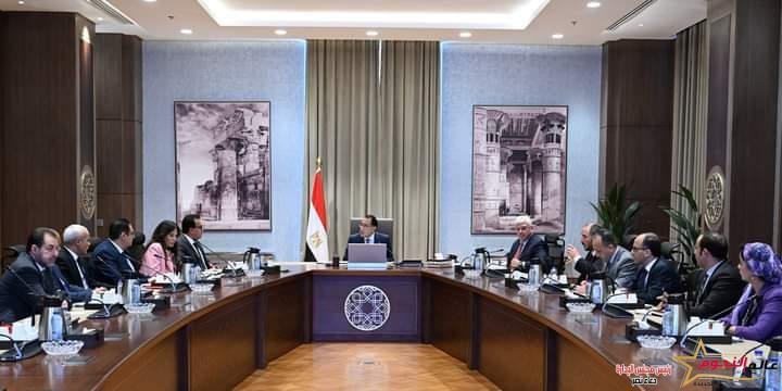 رئيس الوزراء يستعرض مخططًا لتطوير مستشفيات "قصر العيني"