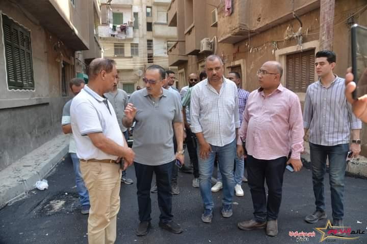 محافظ أسيوط يتفقد رصف عدد من شوارع حي شرق مدينة أسيوط 1 محافظ أسيوط يتفقد رصف عدد من شوارع حي شرق مدينة أسيوط