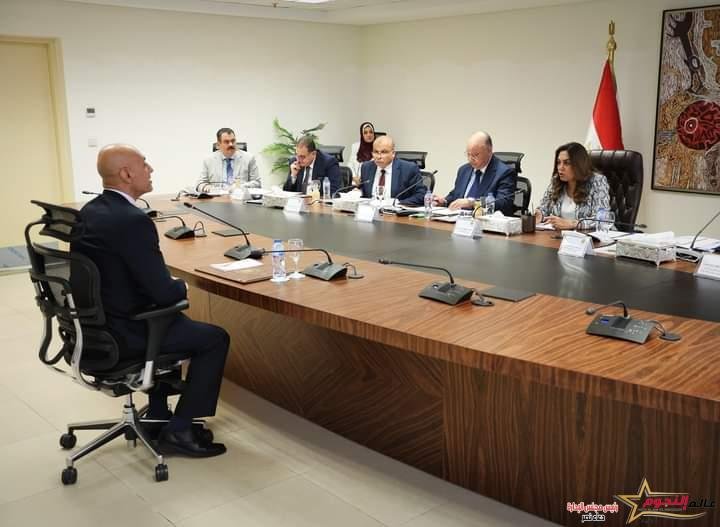 عوض تترأس لجنة اختيار المتقدمين علي بعض الوظائف القيادية الشاغرة بديوان عام الوزارة