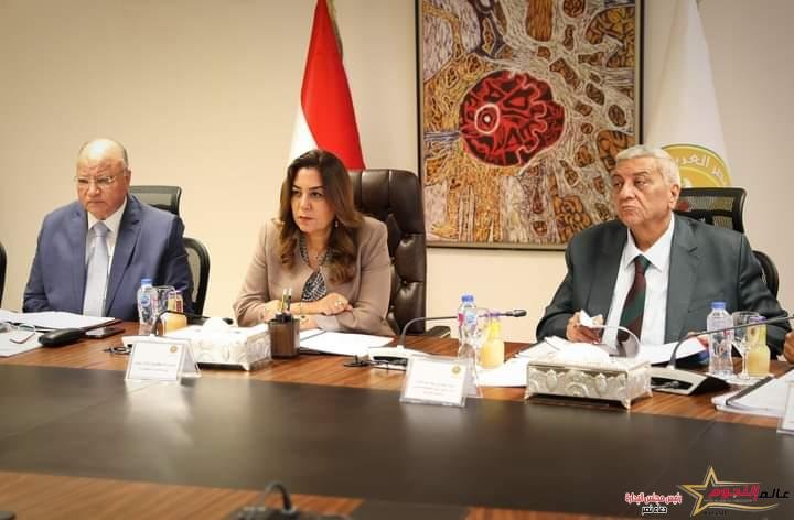 عوض تترأس لجنة اختيار المتقدمين علي بعض الوظائف القيادية الشاغرة بديوان عام الوزارة 1 عوض تترأس لجنة اختيار المتقدمين علي بعض الوظائف القيادية الشاغرة بديوان عام الوزارة