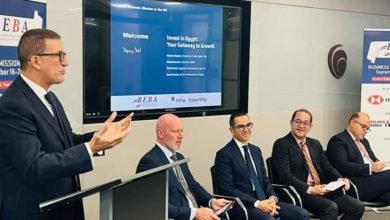 وزير الاستثمار والتجارة الخارجية يشارك بجلسة نقاشية حول تعزيز بيئة الأعمال وتيسير حركة التجارة الخارجية