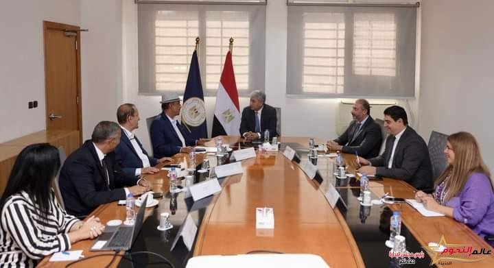 وزير السياحة والآثار يلتقي مع رئيس مجلس إدارة مجموعة عبد المحسن الحكير القابضة لبحث فرص الاستثمار السياحي في مصر 2 وزير السياحة والآثار يلتقي مع رئيس مجلس إدارة مجموعة عبد المحسن الحكير القابضة لبحث فرص الاستثمار السياحي في مصر