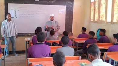 رئيس منطقة أسوان الأزهرية يتفقد معاهد "دراو" في أول أيام العام الدراسي الجديد