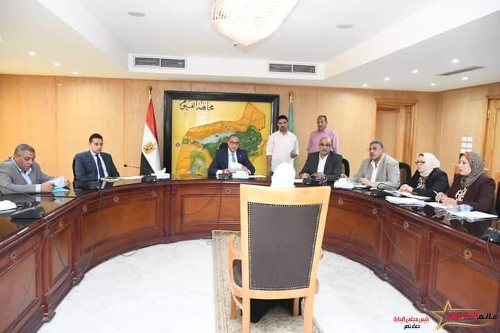 محافظ الفيوم يوجه بتوفير مساعدات مالية ومعاشات للحالات الأولى بالرعاية