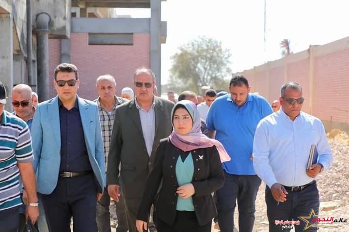 نائب محافظ دمياط تتابع ميدانيًا معدلات التنفيذ بعدد من المشروعات بالمبادرة الرئاسية "حياة كريمة"