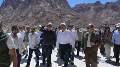 وزير الإسكان يستعرض مكونات مشروع التجلي الأعظم فوق أرض السلام 