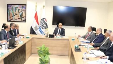 وزير قطاع الأعمال العام يعقد اجتماعه الدوري برؤساء الشركات القابضة التابعة للوزارة