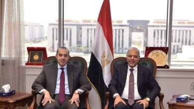وزير الشئون النيابية والقانونية والتواصل السياسي يلتقي وزير العمل