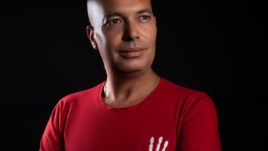 عمرو فارس يكشف عن أرشيف نادر يضم صوراً حصرية لأحمد أبو هشيمة