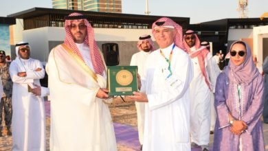 محافظ جدة الأمير سعود بن جلوي يتوّج الفائزين في مسابقة التجديف الساحلي