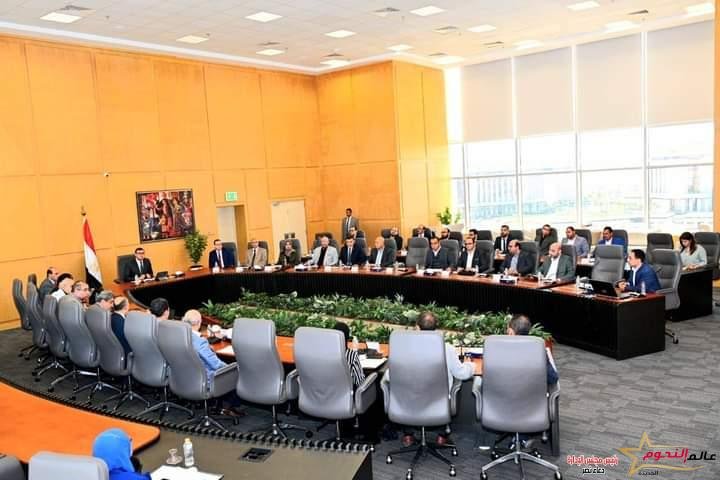 وزير الإسكان يتابع موقف تنفيذ وحدات المبادرة الرئاسية "سكن لكل المصريين" بعدد من المحافظات والمدن الجديدة