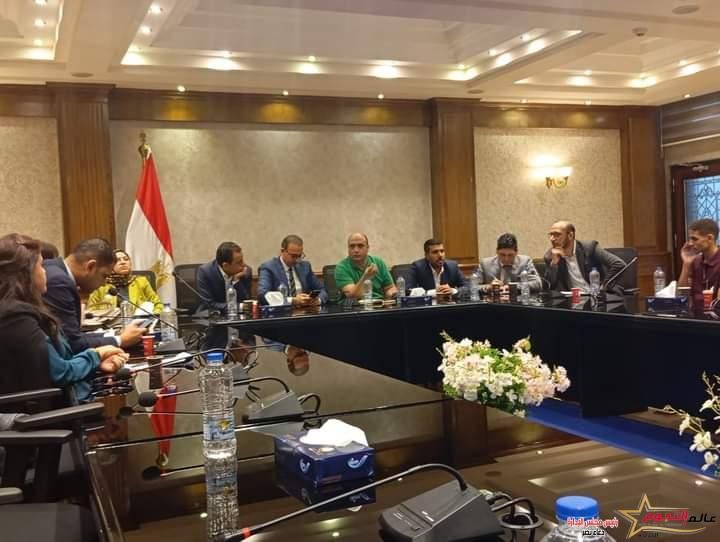 وزارة الشباب والرياضة تطلق فعاليات الجلسة الافتتاحية للبرنامج البحثي "المائدة المستديرة"