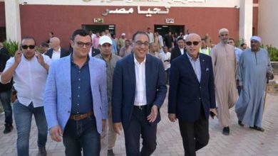 رئيس الوزراء يتفقد مجمع الخدمات الحكومية بقرية الشغب بإسنا  